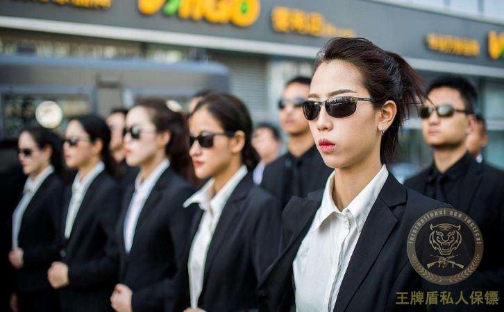 女保鏢.jpg