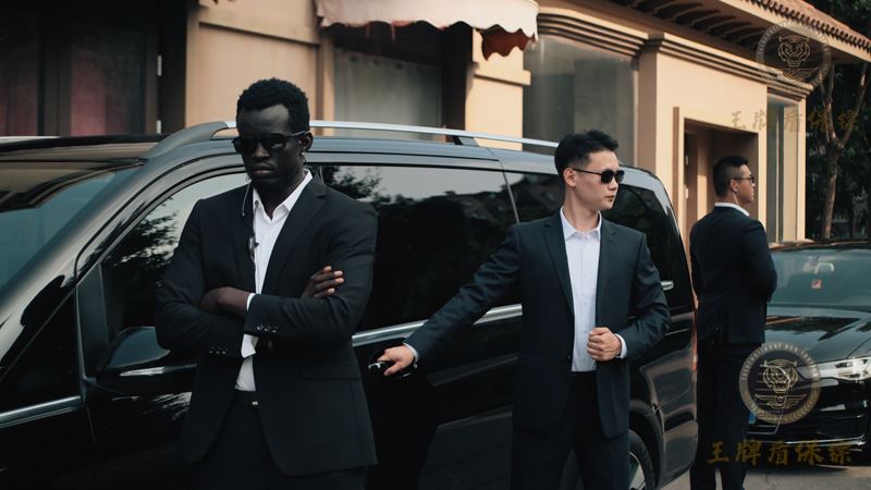 上海富商糾紛風波,王牌盾保鏢護家宅安寧